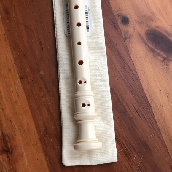 Yamaha Recorder YRS-24B - Picture 4 of 10
